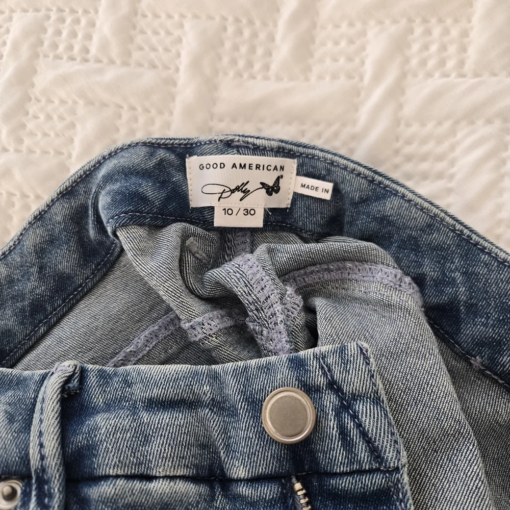 Good American Blue Embellished Flare Jeans - Picture 5 of 8